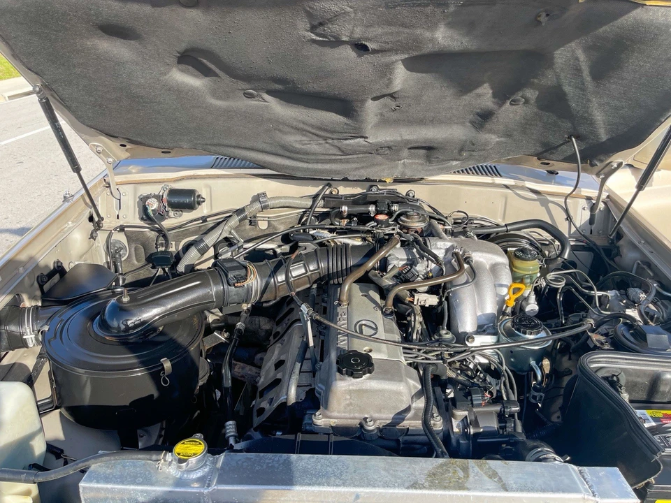 1997 Lexus LX 1st Gen - Image 18 of 22