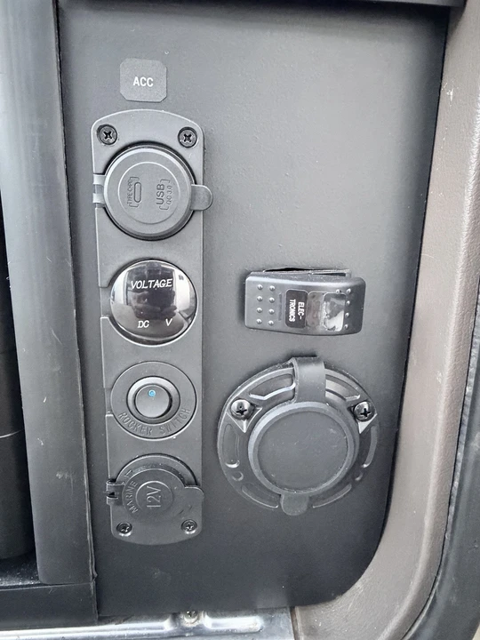 1997 Lexus LX 1st Gen - Image 16 of 22