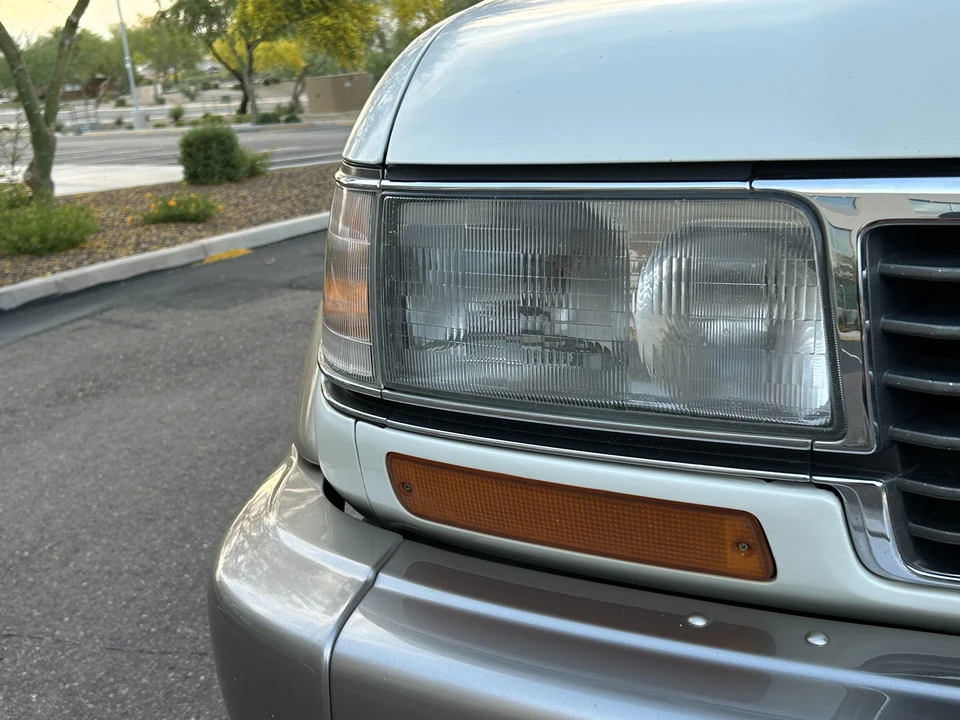 1997 Lexus LX 1st Gen - Image 26 of 31