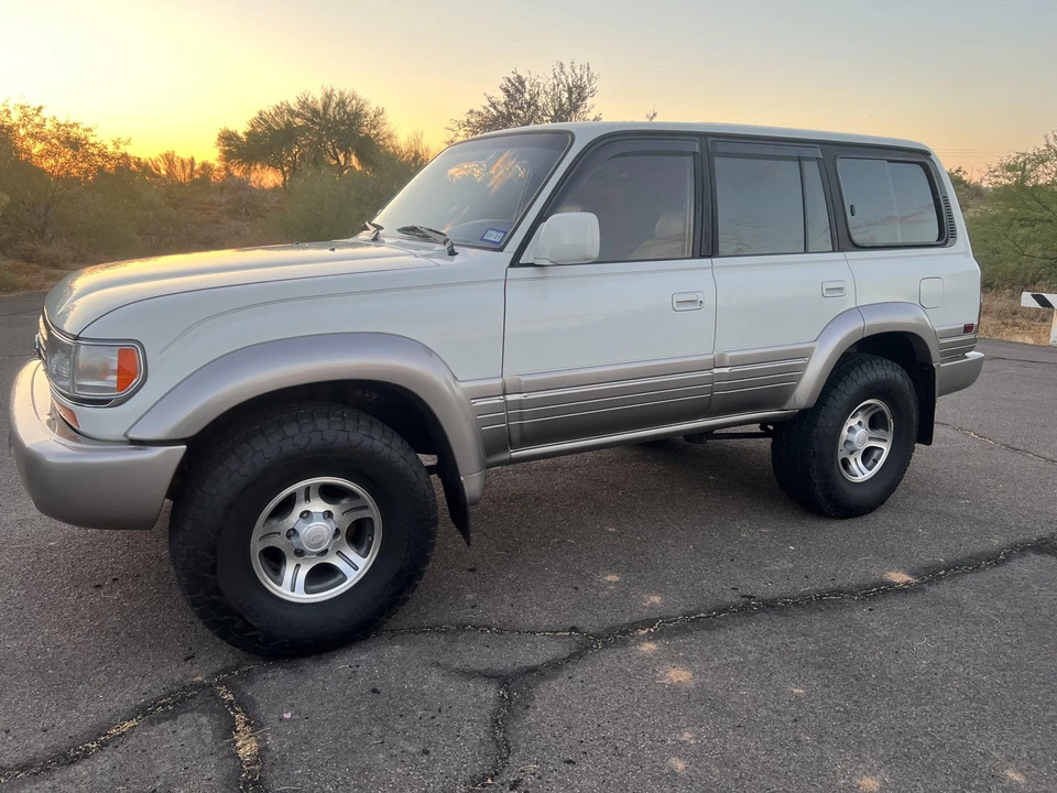 1997 Lexus LX 1st Gen - Image 20 of 31