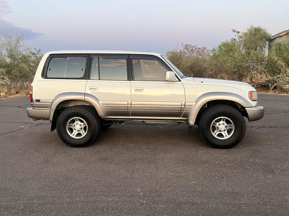 1997 Lexus LX 1st Gen - Image 10 of 31