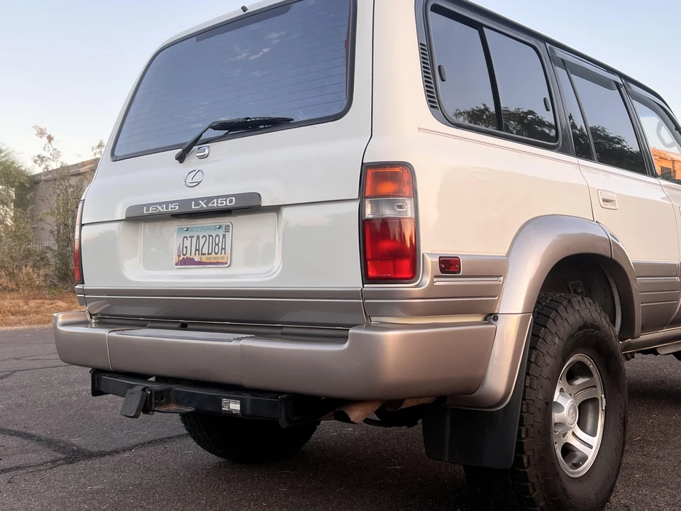 1997 Lexus LX 1st Gen - Image 24 of 31