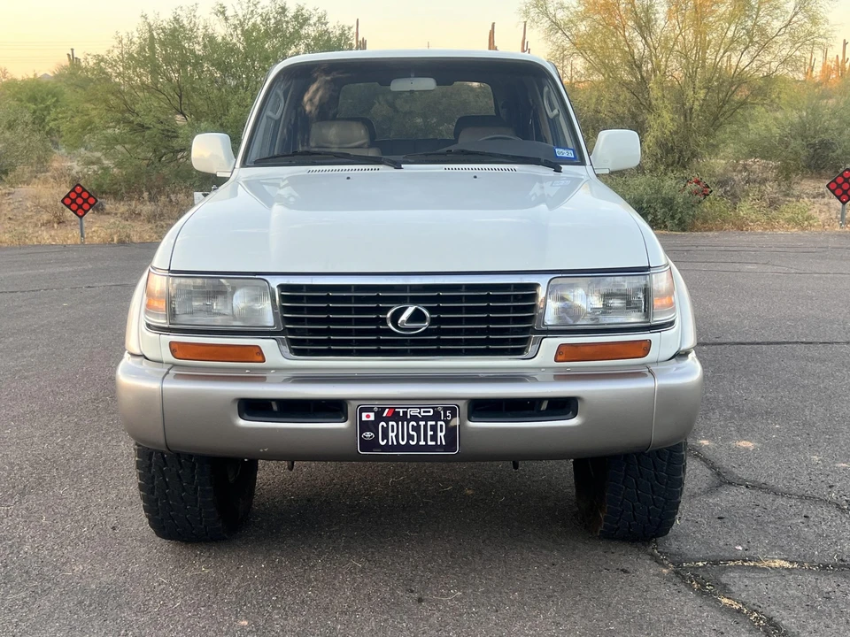 1997 Lexus LX 1st Gen - Image 4 of 31