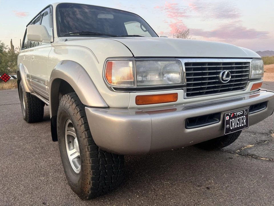 1997 Lexus LX 1st Gen - Image 23 of 31