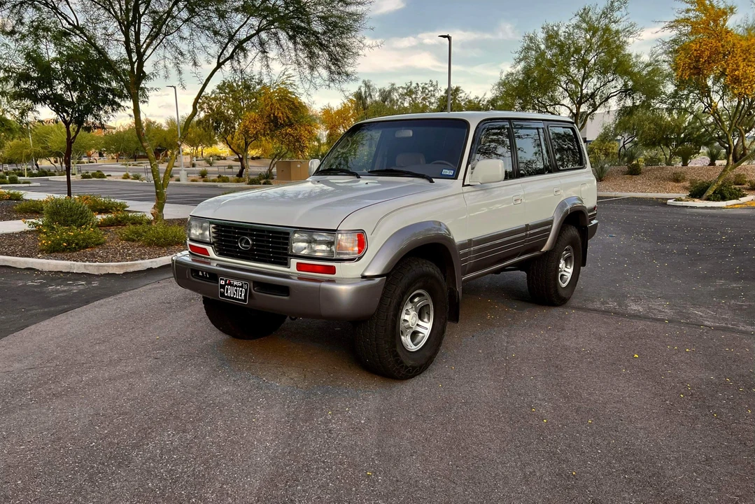 1997 Lexus LX 1st Gen - Image 21 of 31
