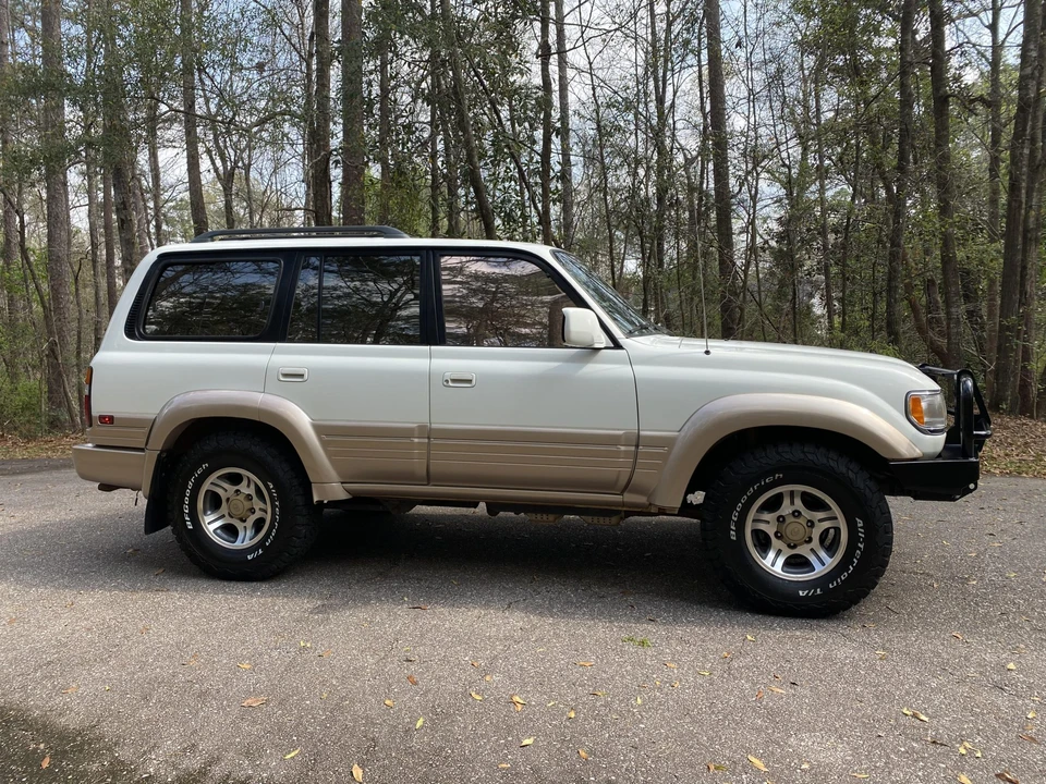 1997 Lexus LX 1st Gen - Image 11 of 31