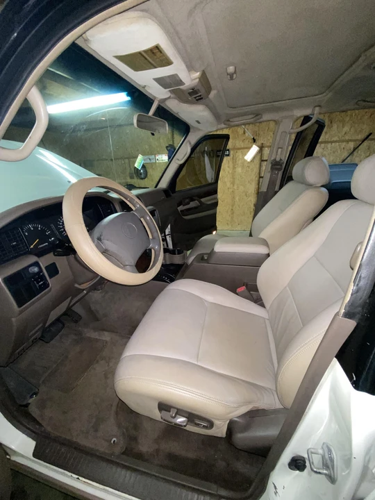 1997 Lexus LX 1st Gen - Image 28 of 31