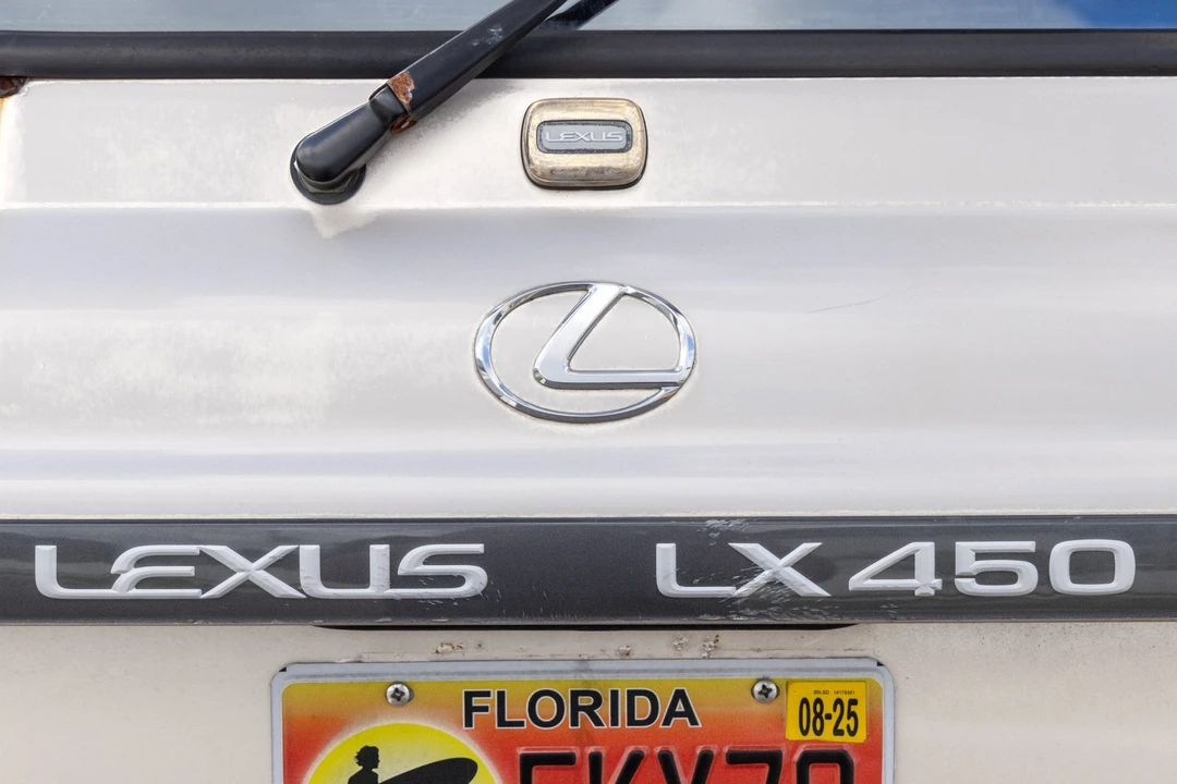 1997 Lexus LX 1st Gen - Image 23 of 31