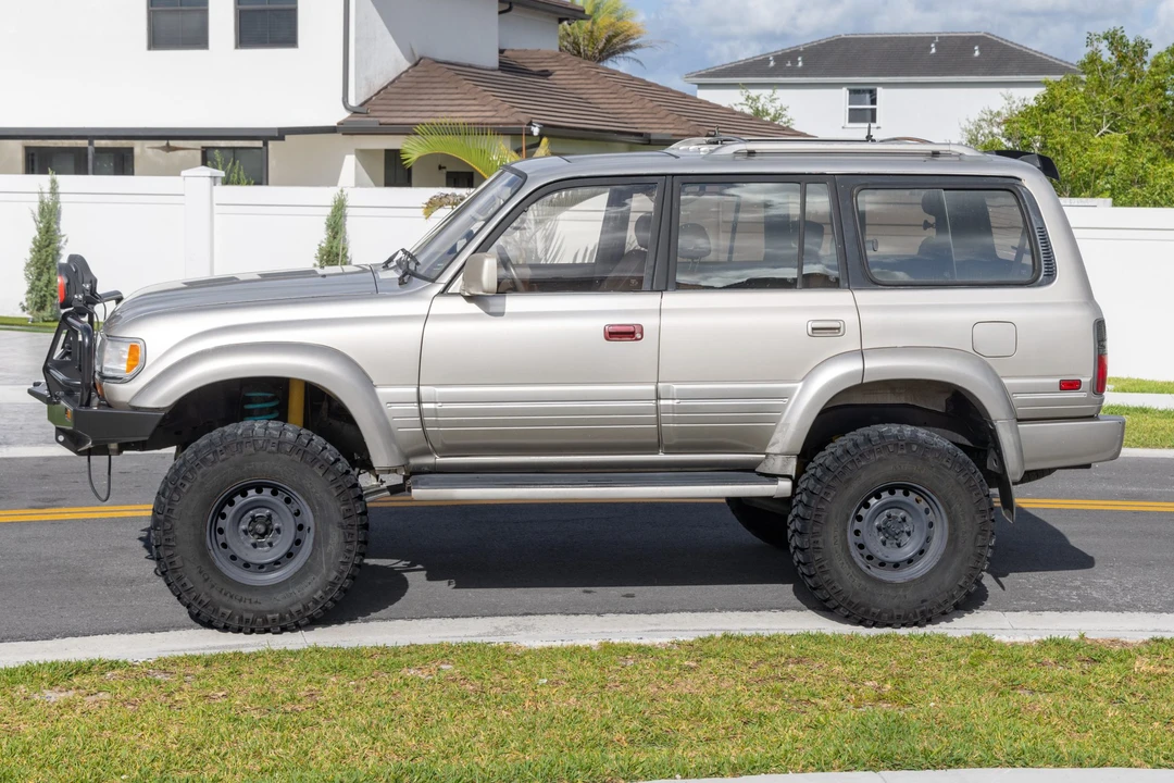 1997 Lexus LX 1st Gen - Image 7 of 31