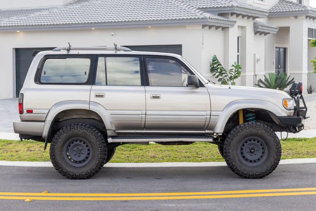 1997 Lexus LX 1st Gen - Image 3 of 31
