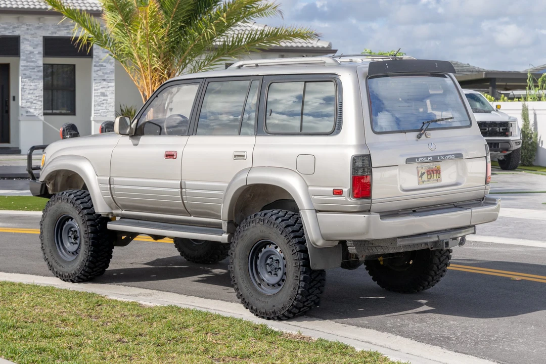 1997 Lexus LX 1st Gen - Image 6 of 31