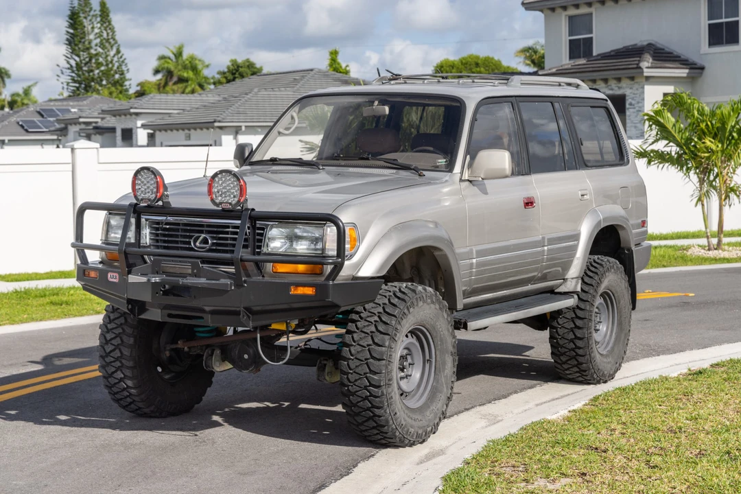 1997 Lexus LX 1st Gen - Image 8 of 31