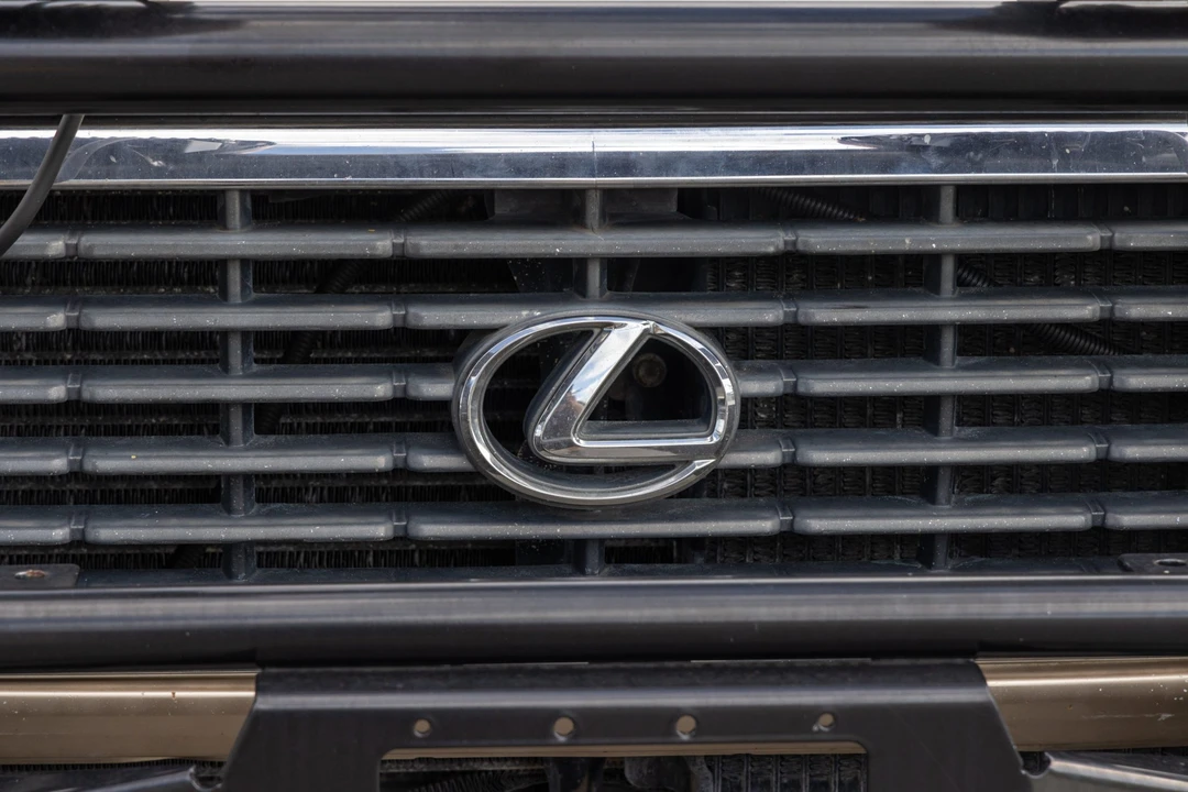 1997 Lexus LX 1st Gen - Image 21 of 31