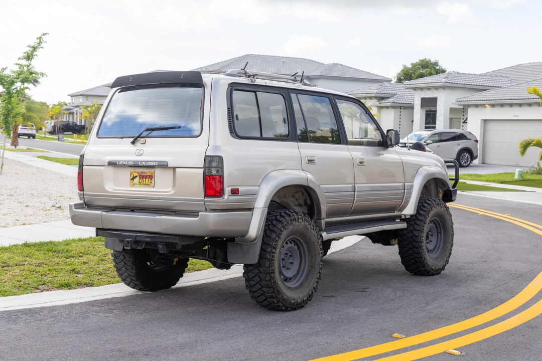 1997 Lexus LX 1st Gen - Image 4 of 31