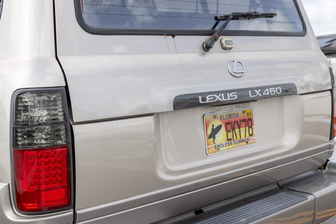 1997 Lexus LX 1st Gen - Image 15 of 31