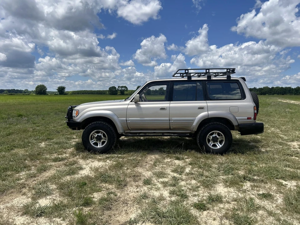 1997 Lexus LX 1st Gen - Image 3 of 31