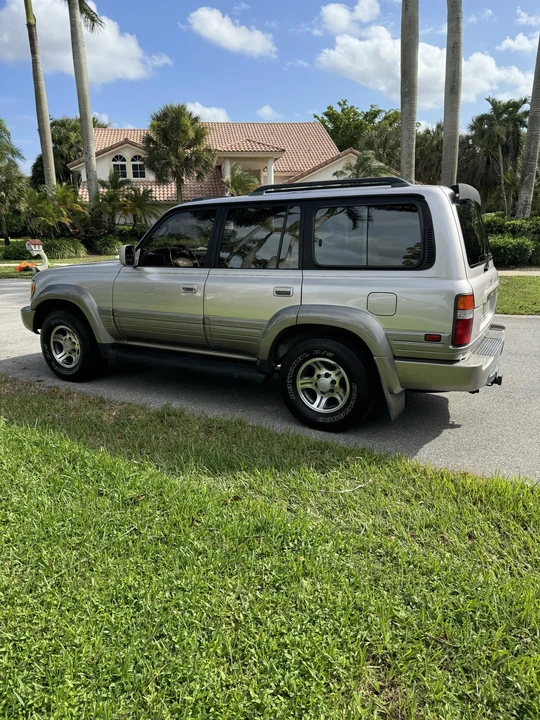 1997 Lexus LX 1st Gen - Image 17 of 31