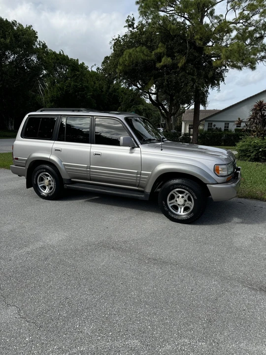 1997 Lexus LX 1st Gen - Image 7 of 31