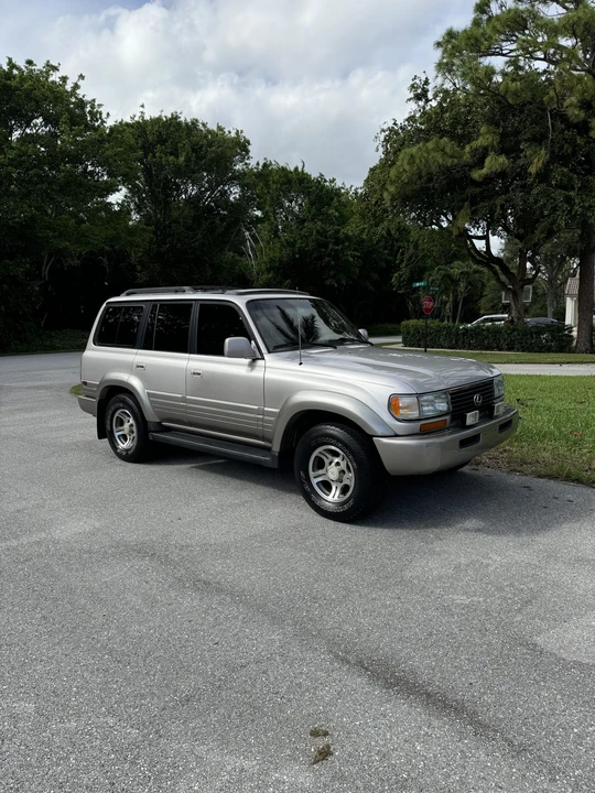 1997 Lexus LX 1st Gen - Image 6 of 31
