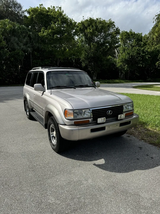 1997 Lexus LX 1st Gen - Image 3 of 31