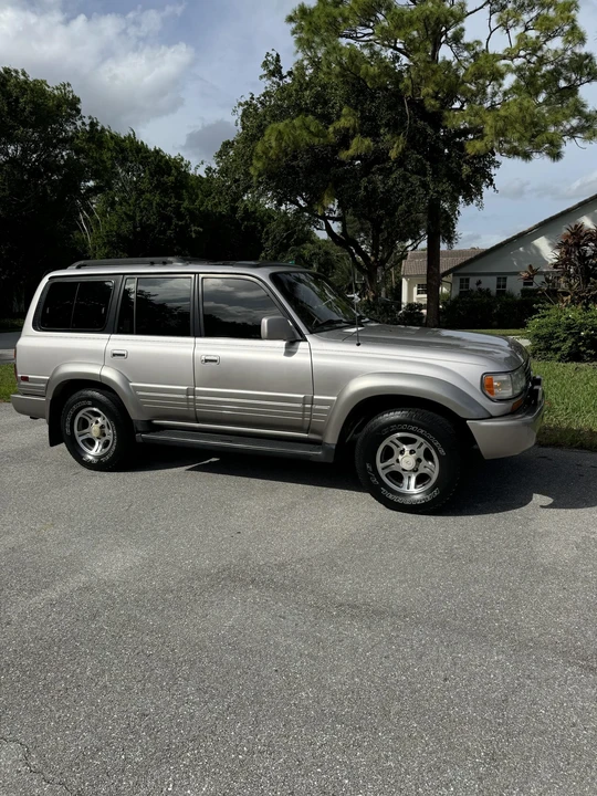 1997 Lexus LX 1st Gen - Image 8 of 31