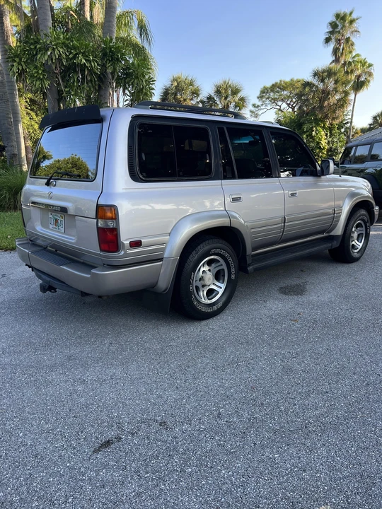 1997 Lexus LX 1st Gen - Image 29 of 31