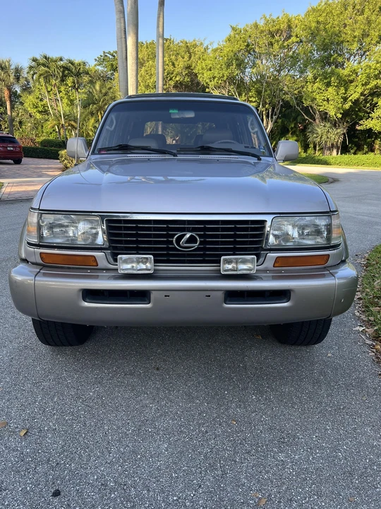 1997 Lexus LX 1st Gen - Image 23 of 31