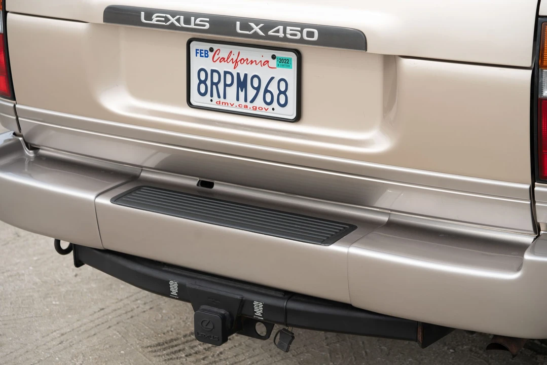 1997 Lexus LX 1st Gen - Image 21 of 31