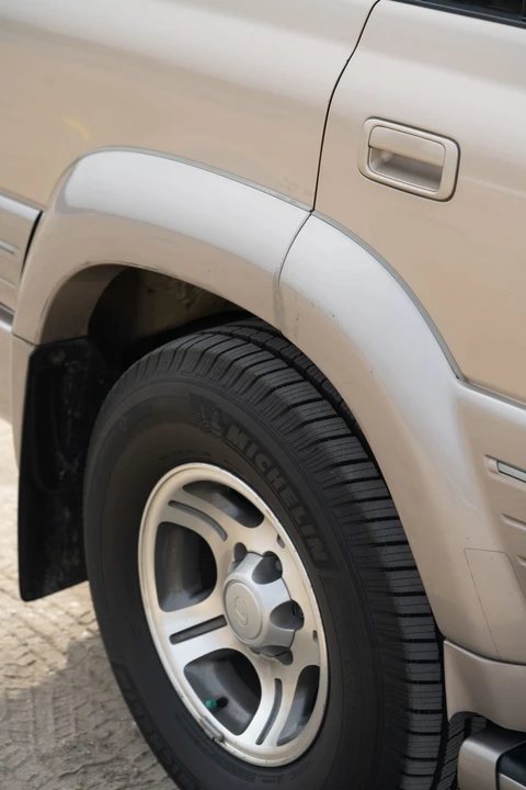 1997 Lexus LX 1st Gen - Image 18 of 31