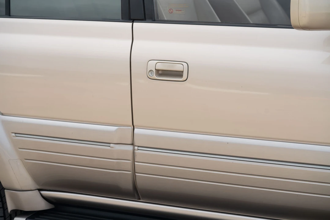 1997 Lexus LX 1st Gen - Image 16 of 31