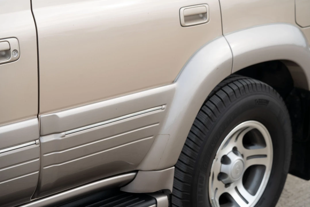 1997 Lexus LX 1st Gen - Image 24 of 31