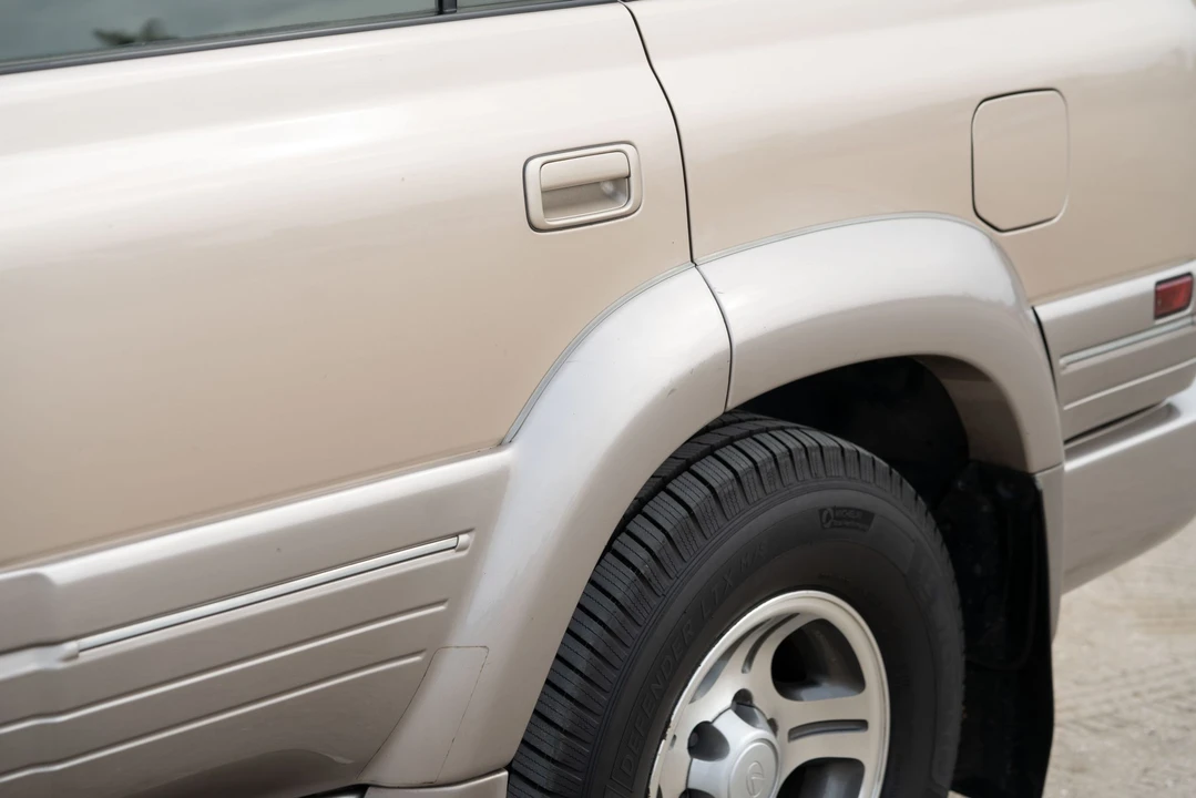 1997 Lexus LX 1st Gen - Image 23 of 31