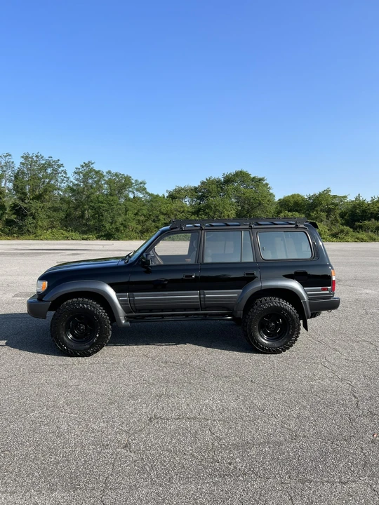 1997 Lexus LX 1st Gen - Image 12 of 31