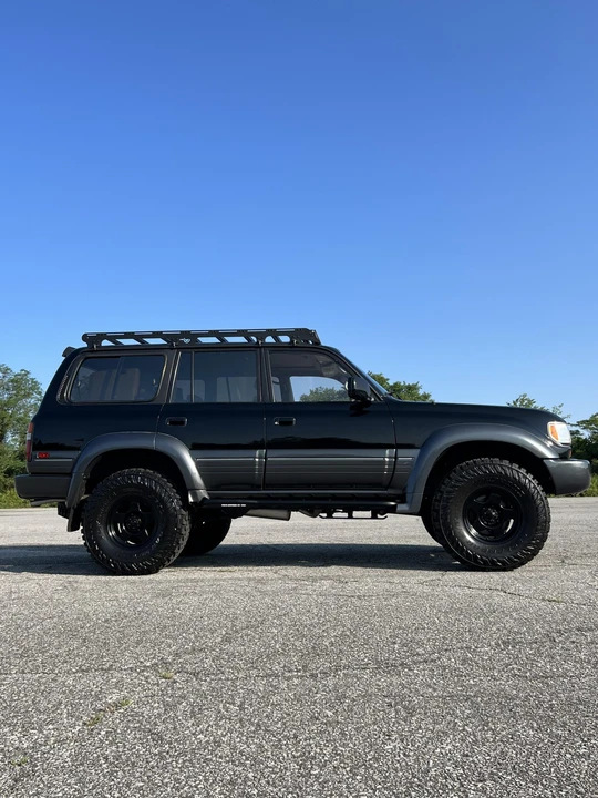 1997 Lexus LX 1st Gen - Image 28 of 31