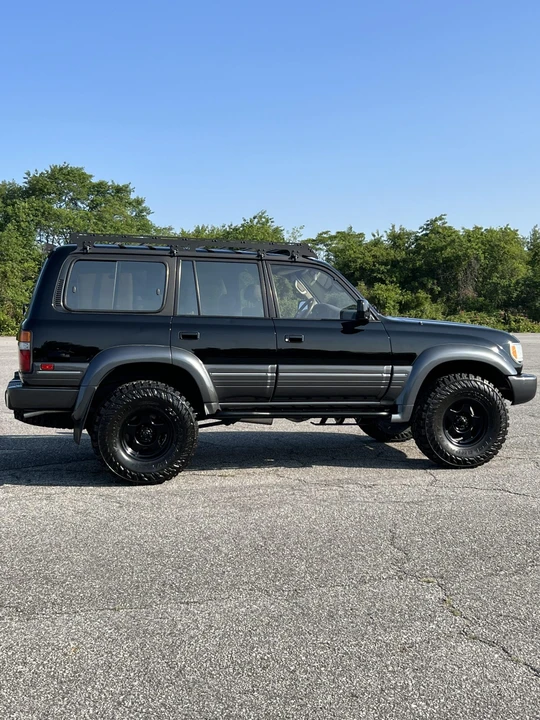 1997 Lexus LX 1st Gen - Image 27 of 31