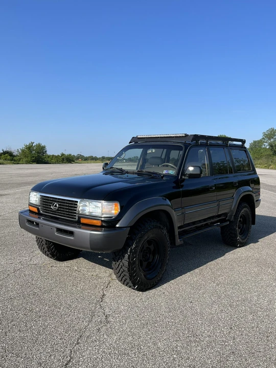 1997 Lexus LX 1st Gen - Image 5 of 31