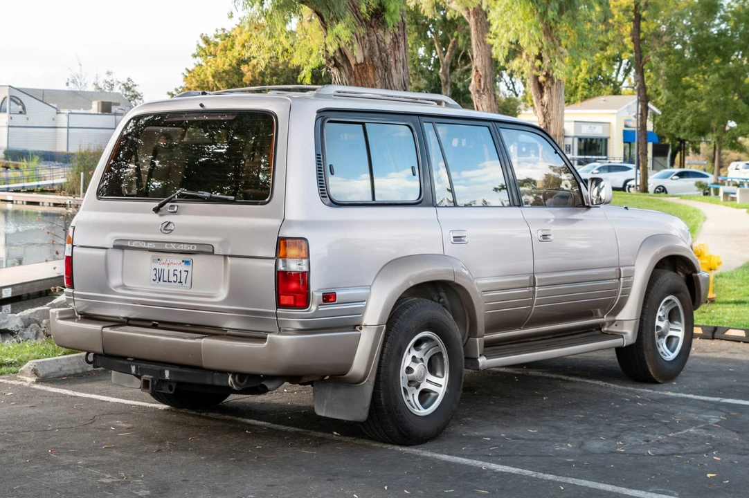 1997 Lexus LX 1st Gen - Image 5 of 31