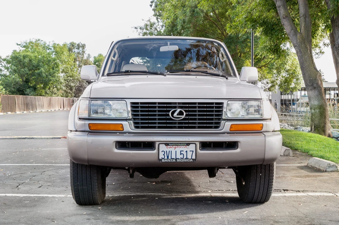1997 Lexus LX 1st Gen - Image 3 of 31