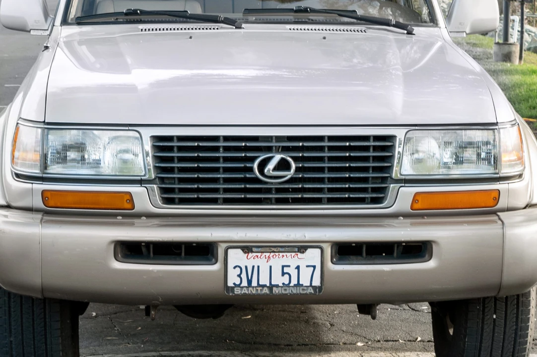 1997 Lexus LX 1st Gen - Image 17 of 31