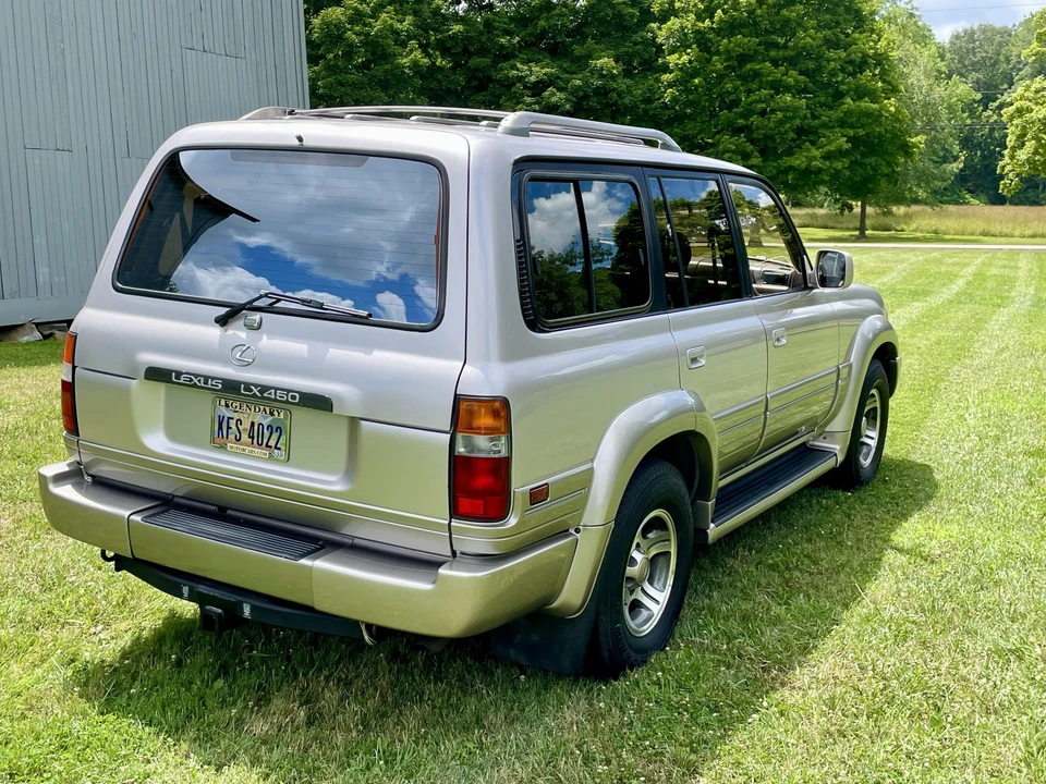 1997 Lexus LX 1st Gen - Image 4 of 31