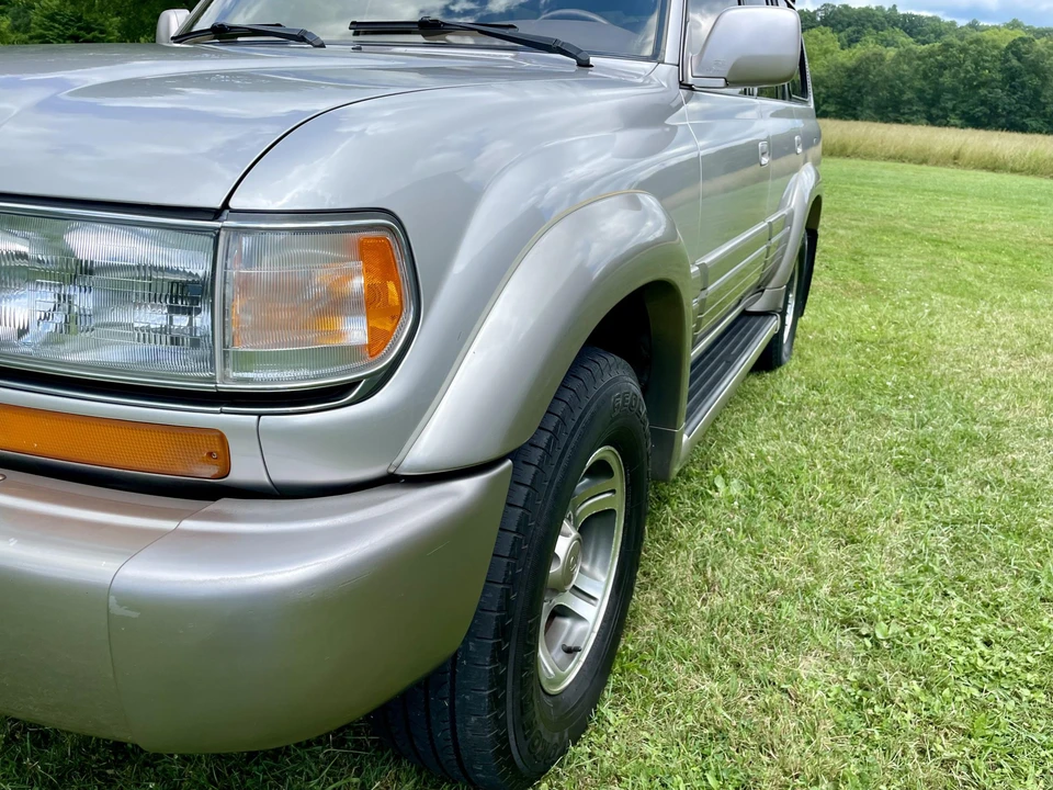 1997 Lexus LX 1st Gen - Image 22 of 31