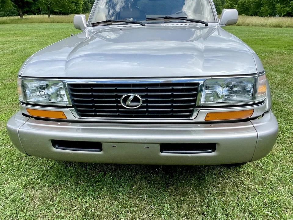 1997 Lexus LX 1st Gen - Image 23 of 31