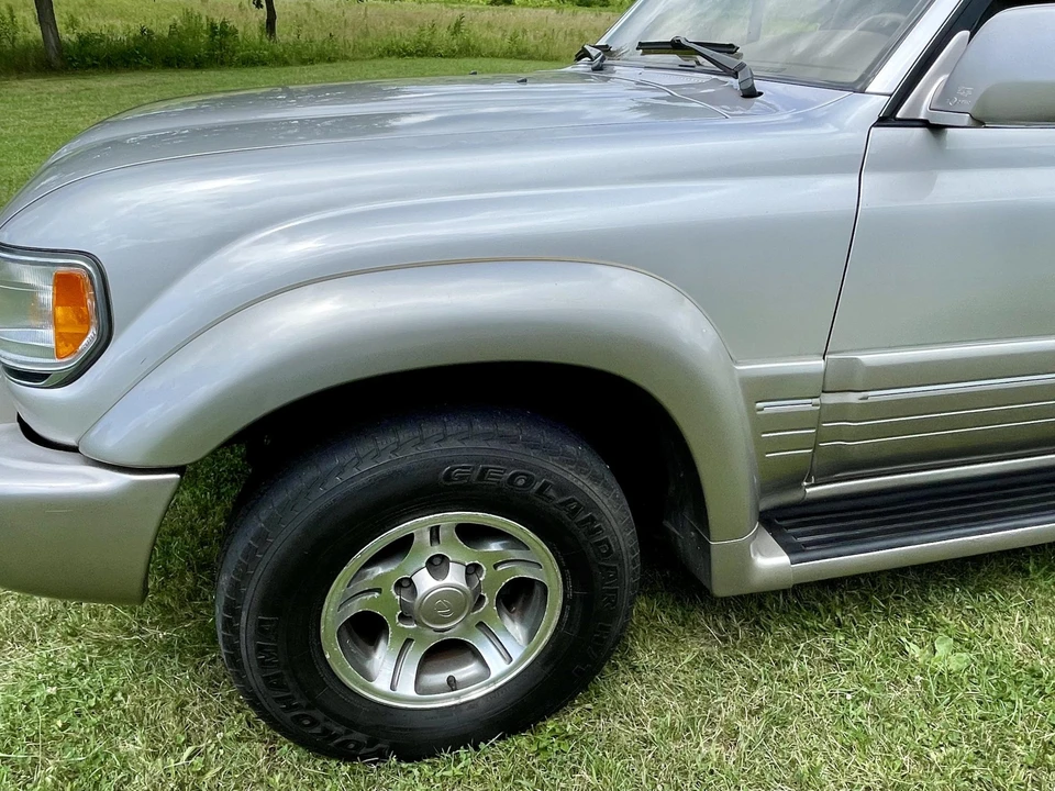 1997 Lexus LX 1st Gen - Image 21 of 31
