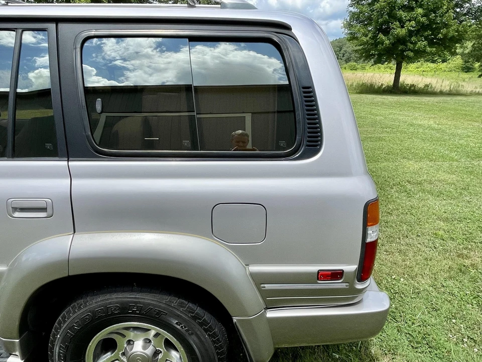 1997 Lexus LX 1st Gen - Image 18 of 31