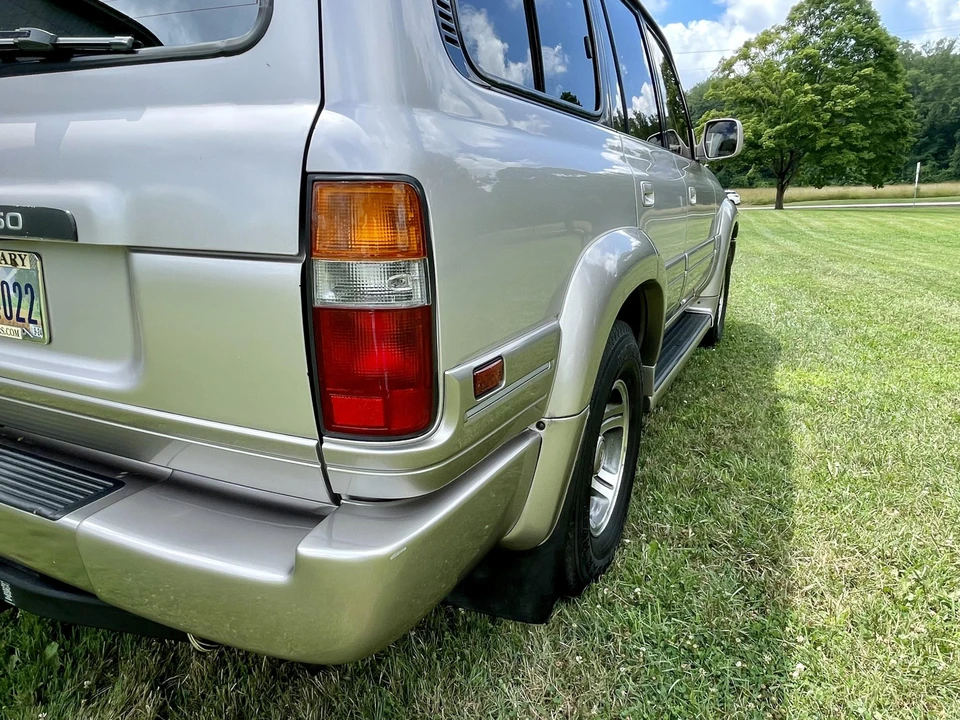 1997 Lexus LX 1st Gen - Image 15 of 31