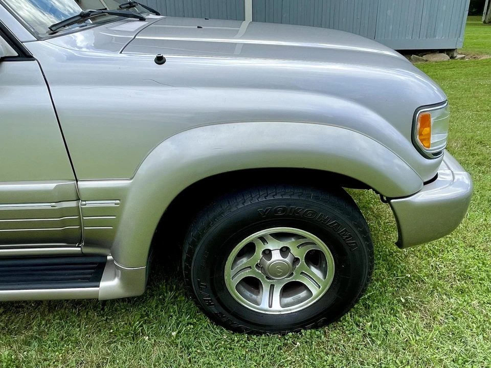 1997 Lexus LX 1st Gen - Image 11 of 31