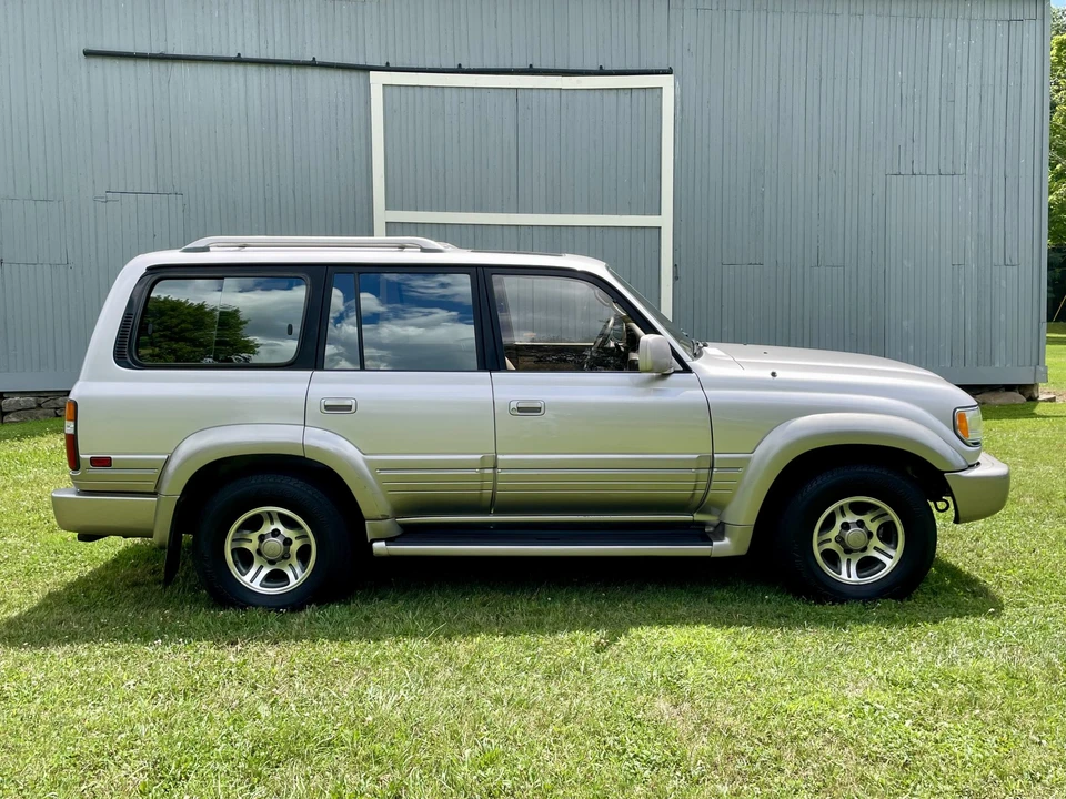 1997 Lexus LX 1st Gen - Image 3 of 31