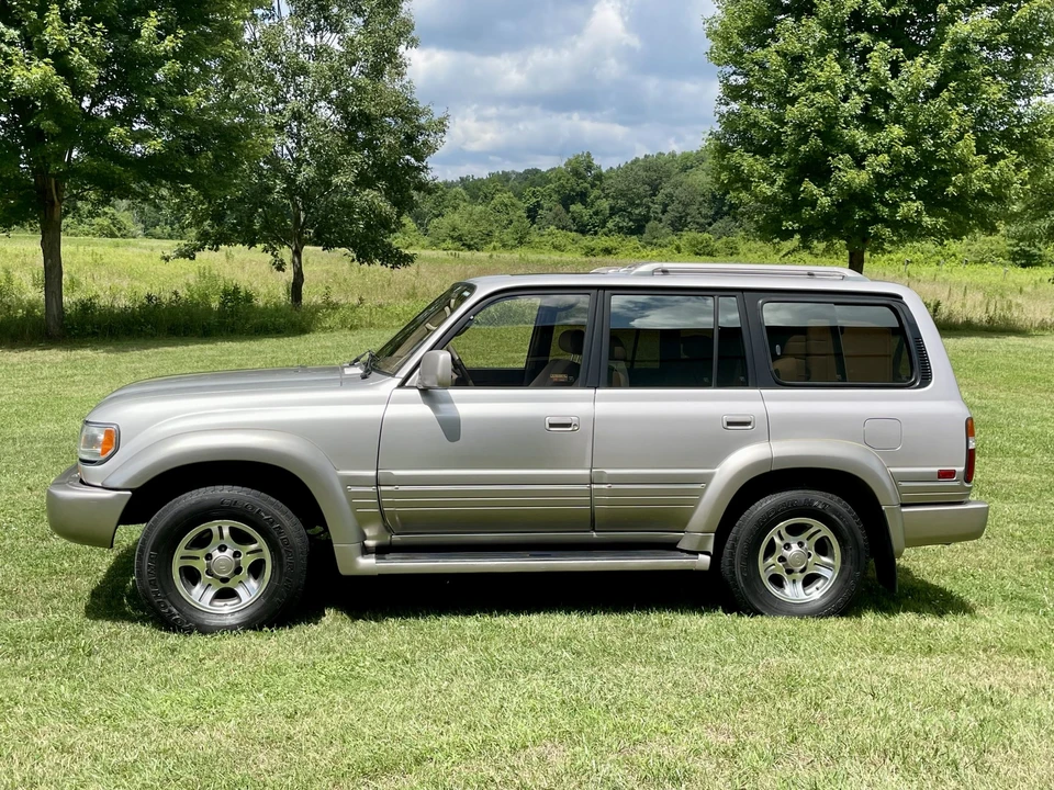 1997 Lexus LX 1st Gen - Image 7 of 31