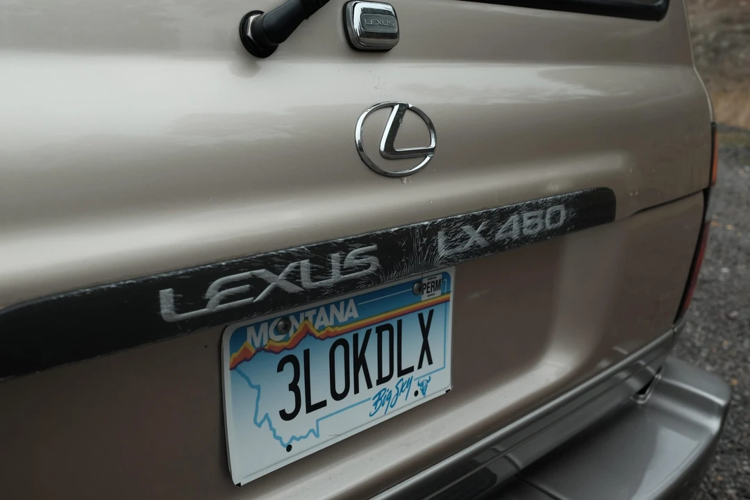 1997 Lexus LX 1st Gen - Image 28 of 31