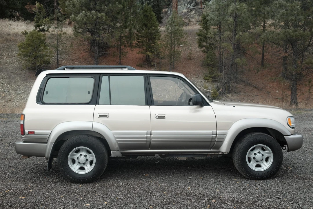 1997 Lexus LX 1st Gen - Image 9 of 31